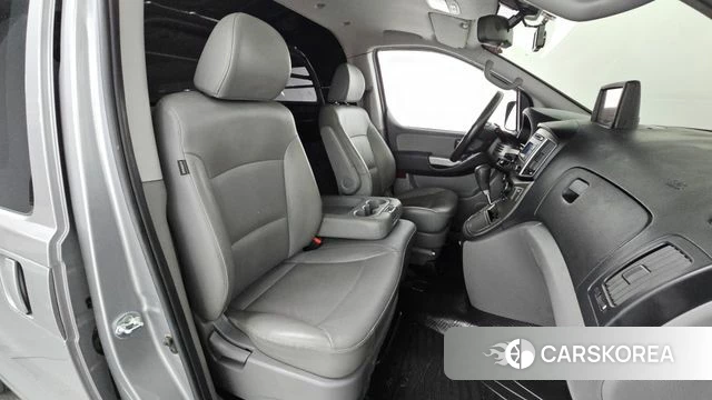 Hyundai The New Grand Starex 2021 Серебристо-серый из Кореи, фото 2