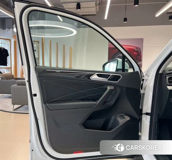 Volkswagen Tiguan L PHEV 2025 Белый из Китая, фото 2