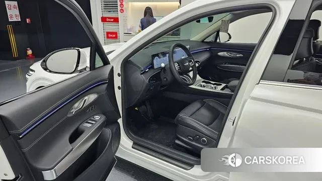 Genesis GV70 2024 Белый из Кореи, фото 2