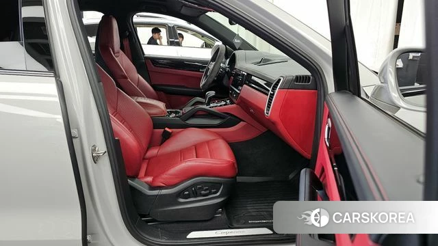 Porsche Cayenne (PO536) 2023 Жемчужный цвет из Кореи, фото 2