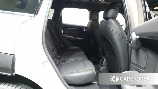 Mini Cooper Countryman 2024 Песочный из Кореи, фото 2