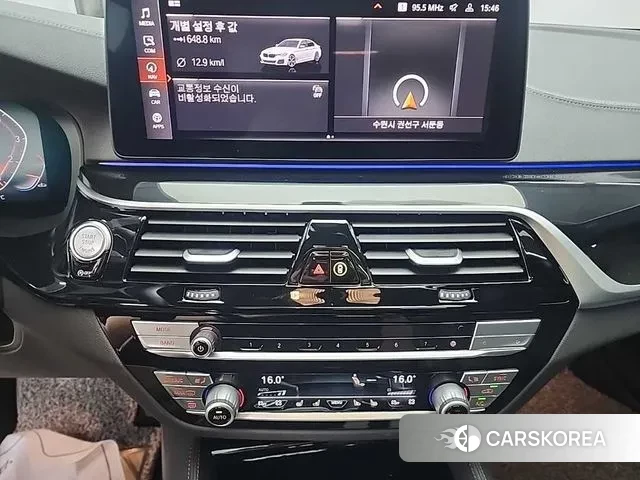 BMW 5 Series (G30) 2022 Белый из Кореи, фото 2