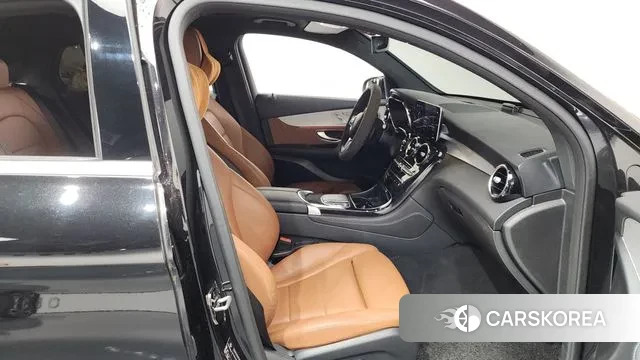 Mercedes-Benz GLC-Class X253 2021 Черный из Кореи, фото 2