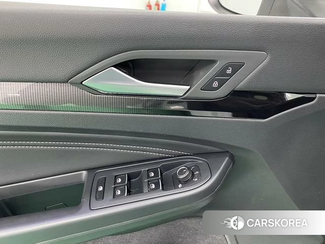 Volkswagen Golf 2023 Белый из Китая, фото 2