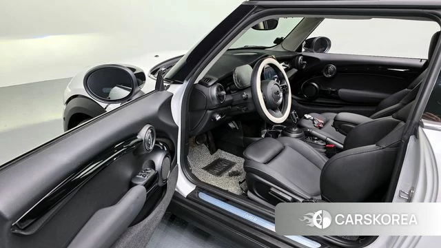 Mini Cooper 2023 Белый из Кореи, фото 2