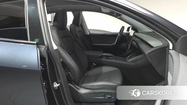 Tesla Model Y 2025 Серый из Кореи, фото 2