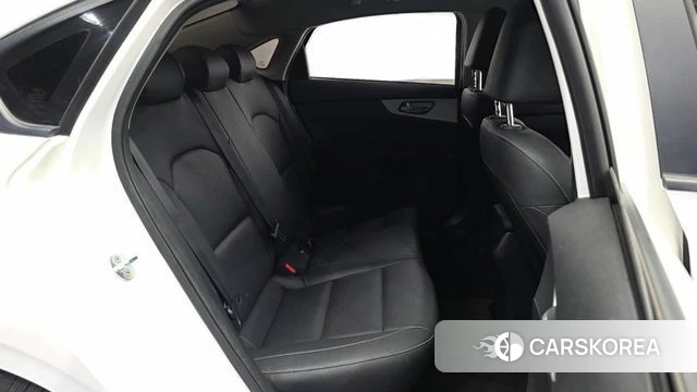 Kia The New K3 2nd generation 2022 Белый из Кореи, фото 2