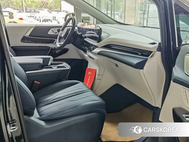Buick century 2023 Зеленый из Китая, фото 2
