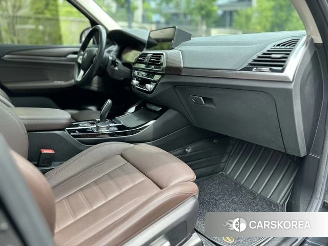 BMW X3 2021 Черный из Китая, фото 2