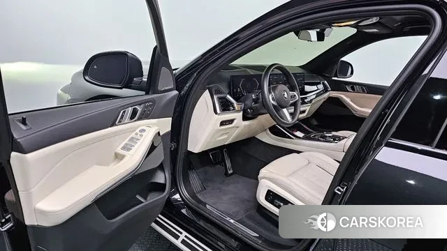 BMW X7 (G07) 2024 Черный из Кореи, фото 2