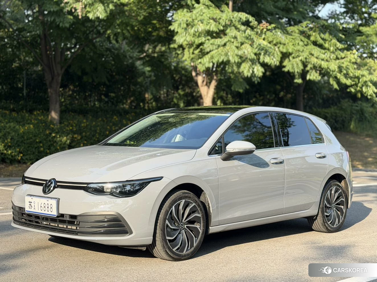 Volkswagen Golf 2023 Серебристо-серый из Китая, фото 2