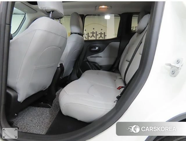 Jeep Renegade 2022 Жемчужный цвет из Кореи, фото 2