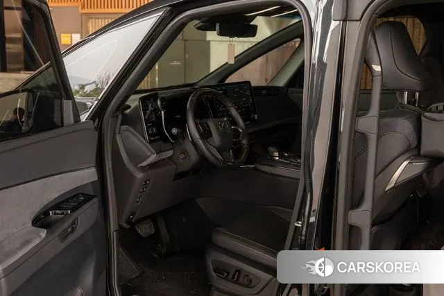 Lexus LM Second Generation 2024 Черный из Кореи, фото 2