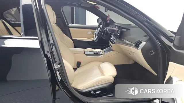 BMW 3 Series (G20) 2023 Черный из Кореи, фото 2