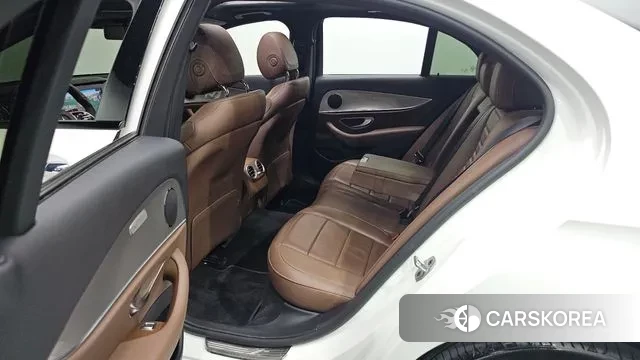 Mercedes-Benz E-Class W213 2020 Белый из Кореи, фото 2