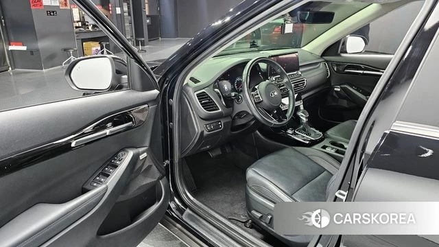 Kia Seltos 2021 Черный из Кореи, фото 2