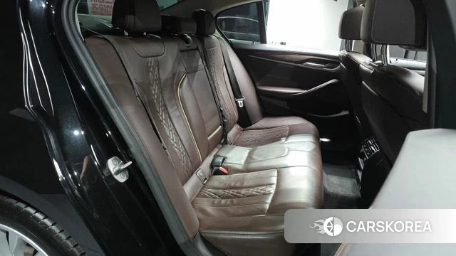BMW 5 Series (G30) 2019 Черный из Кореи, фото 2