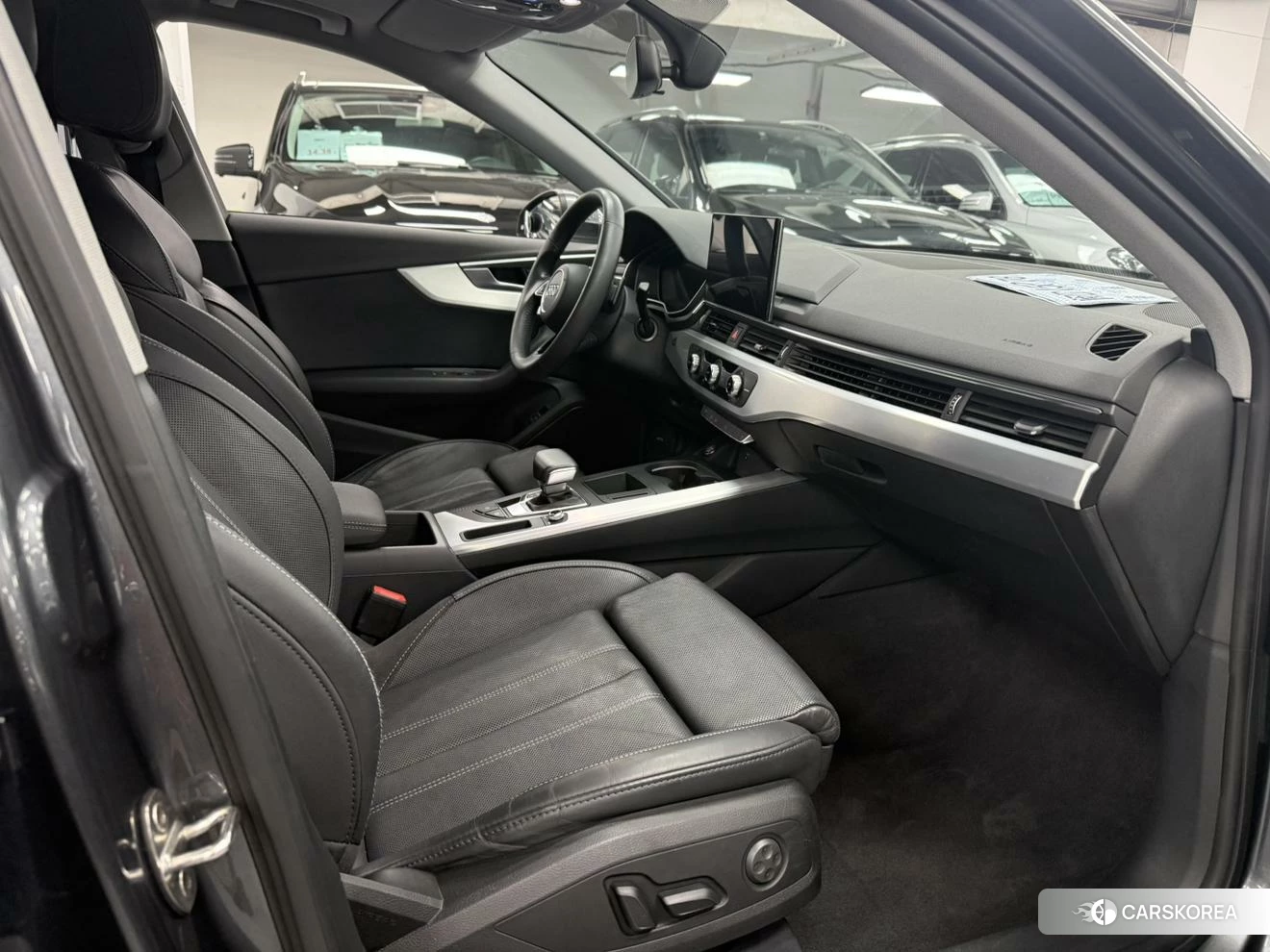 Audi A4L 2020 Темно-серый из Китая, фото 2