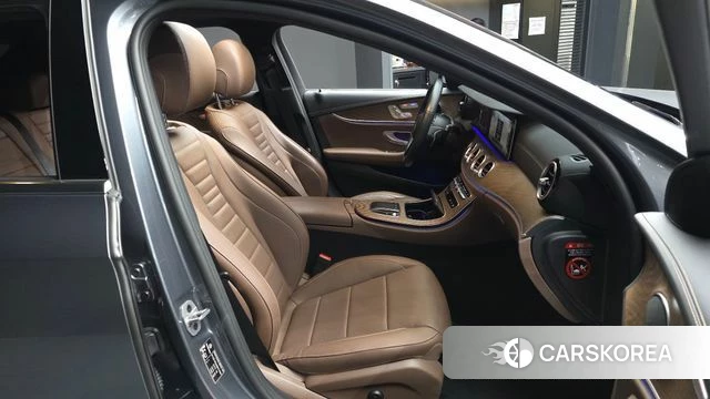 Mercedes-Benz E-Class W213 2022 Серый из Кореи, фото 2