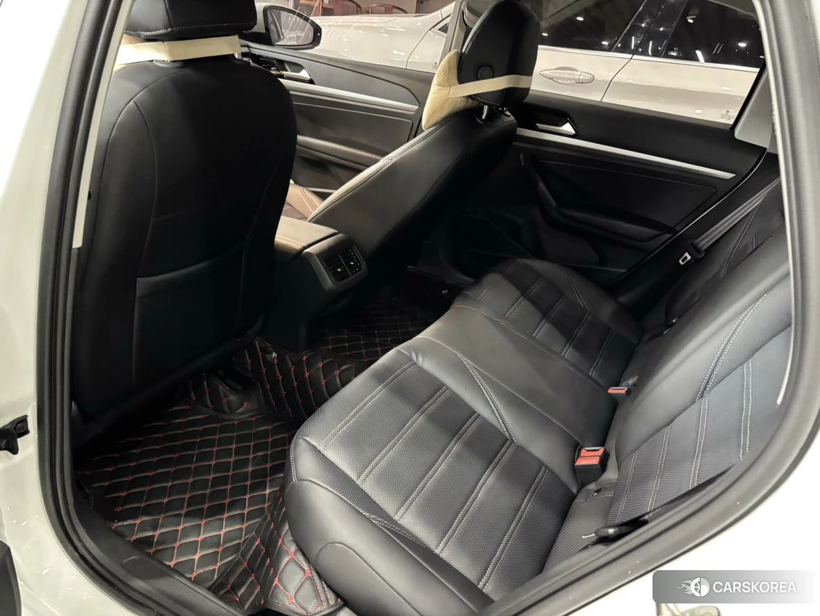 Volkswagen Lavida 2023 Белый из Китая, фото 2
