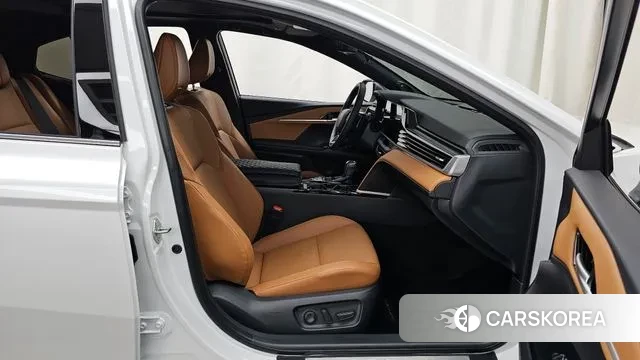 Toyota Camry (XV80) 2025 Белый из Кореи, фото 2