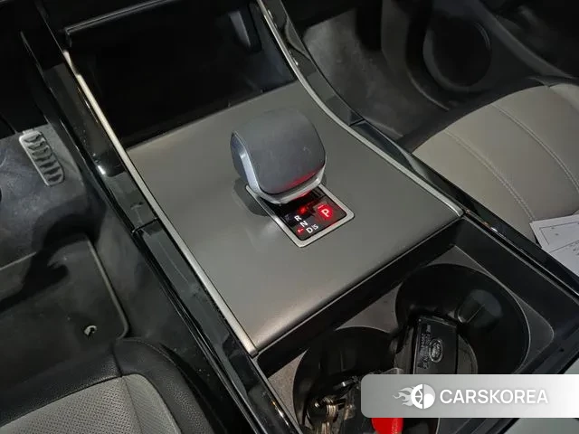 Land Rover Range Rover Evoque 2nd Generation 2024 Белый из Кореи, фото 2