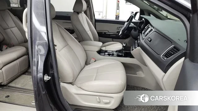 Kia The New Carnival 2018 Серый из Кореи, фото 2