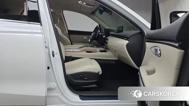 Genesis GV70 2023 Белый из Кореи, фото 2