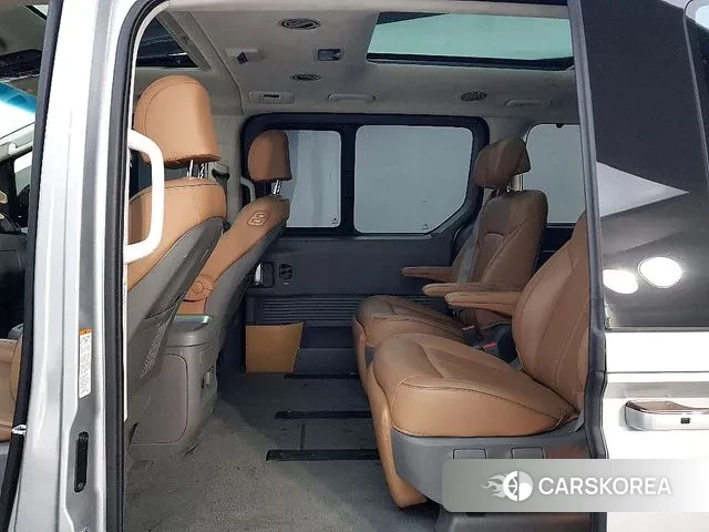 Hyundai Staria 2022 Серебряный из Кореи, фото 2