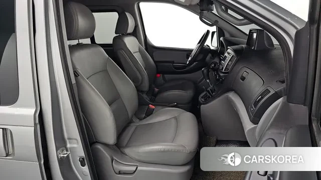 Hyundai The New Grand Starex 2019 Серебристо-серый из Кореи, фото 2