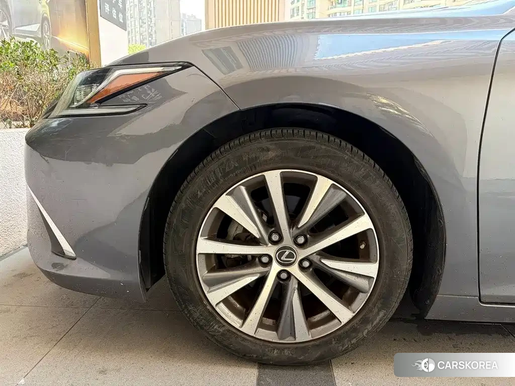 Lexus ES 2020 Silver/gray из Китая, фото 2