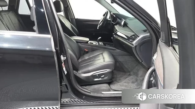 BMW X5 (F15) 2018 Черный из Кореи, фото 2