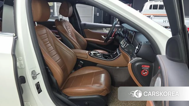 Mercedes-Benz E-Class W213 2018 Белый из Кореи, фото 2