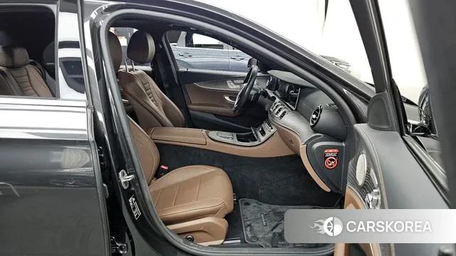 Mercedes-Benz E-Class W213 2022 Серый из Кореи, фото 2