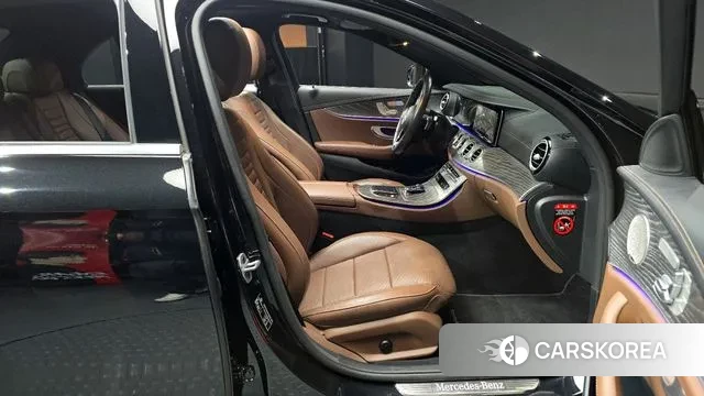 Mercedes-Benz E-Class W213 2022 Черный из Кореи, фото 2