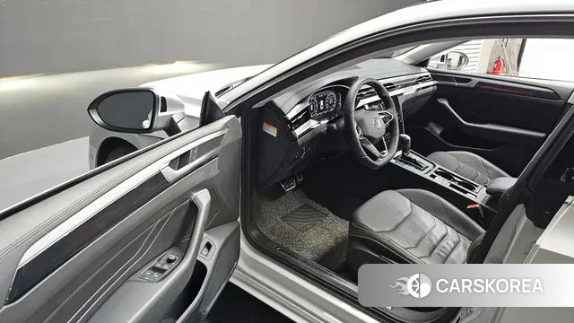 Volkswagen Arteon 2022 Белый из Кореи, фото 2