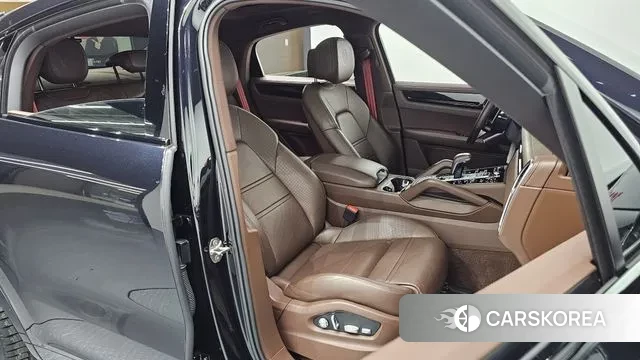 Porsche Cayenne (PO536) 2021 Черный из Кореи, фото 2