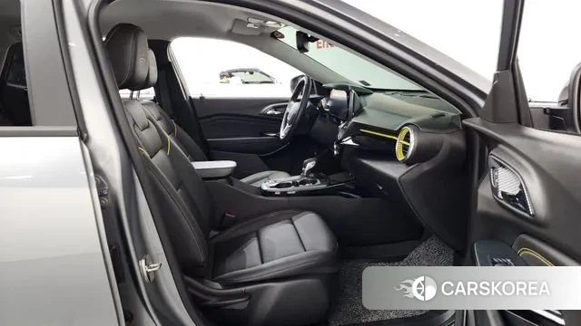 Chevrolet (GM Daewoo) Trax Crossover 2024 Серебряный из Кореи, фото 2