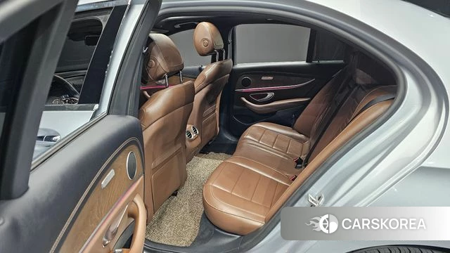 Mercedes-Benz E-Class W213 2022 Серебряный из Кореи, фото 2