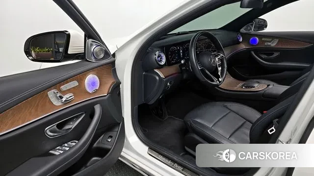 Mercedes-Benz E-Class W213 2021 Белый из Кореи, фото 2