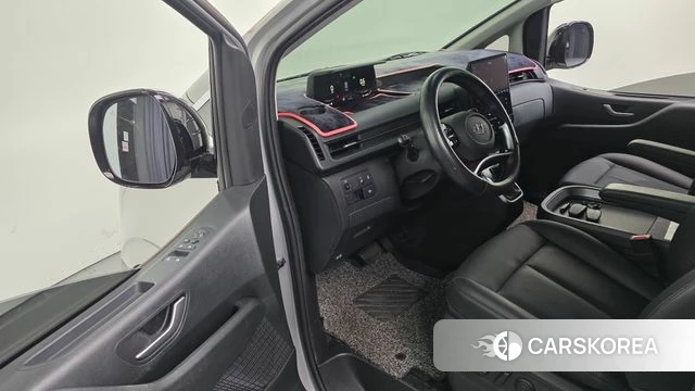 Hyundai Staria 2023 Серебряный из Кореи, фото 2