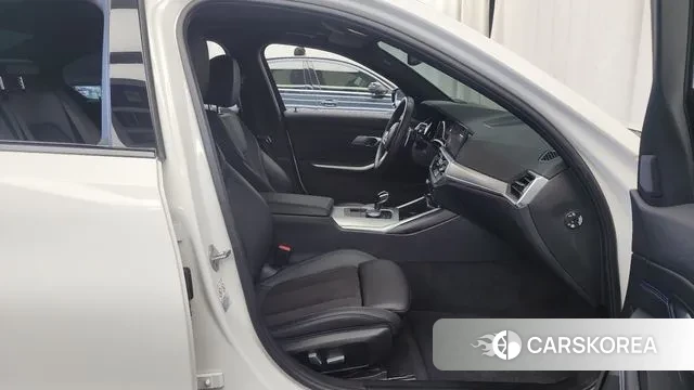 BMW 3 Series (G20) 2022 Белый из Кореи, фото 2