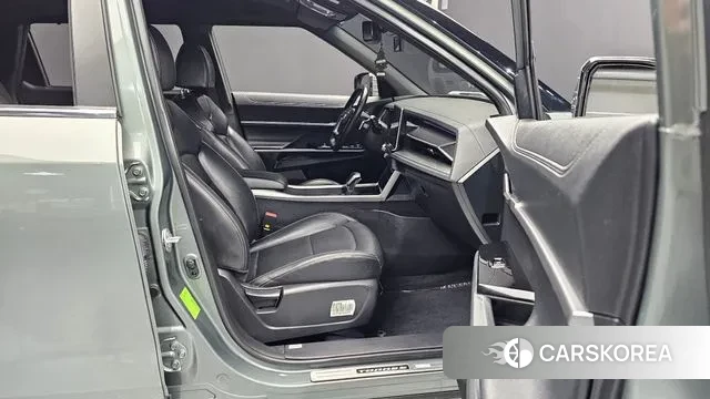 Ssangyong Torres 2023 Темно-зеленый из Кореи, фото 2