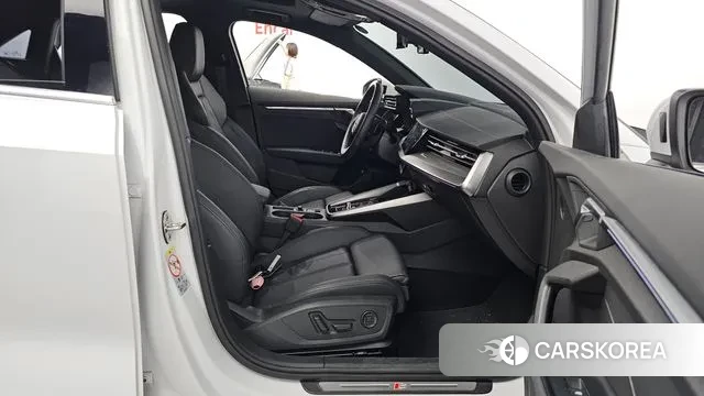 Audi A3 (8Y) 2022 Белый из Кореи, фото 2