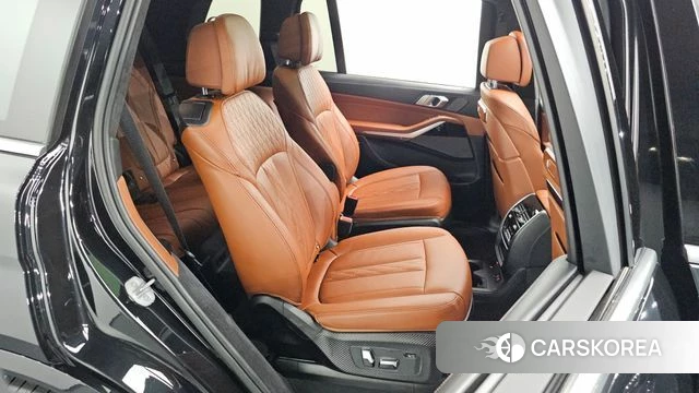 BMW X7 (G07) 2024 Черный из Кореи, фото 2