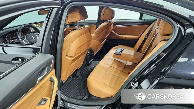 BMW 5 Series (G30) 2021 Черный из Кореи, фото 2