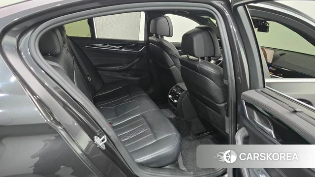 BMW 5 Series (G30) 2019 Серый из Кореи, фото 2
