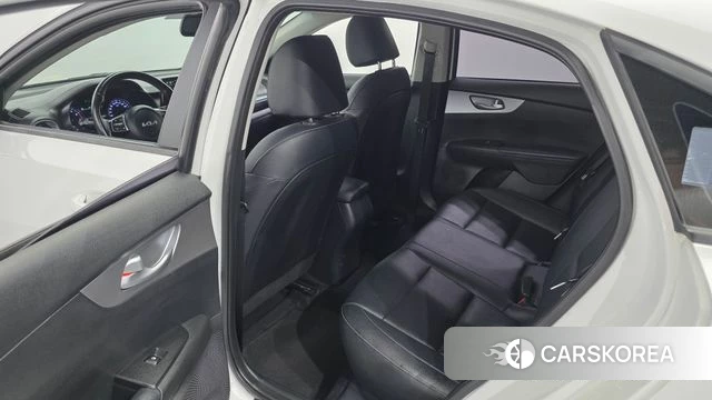 Kia The New K3 2nd generation 2022 Белый из Кореи, фото 2