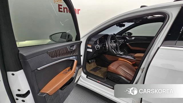 Audi A6 (C8) 2021 Белый из Кореи, фото 2