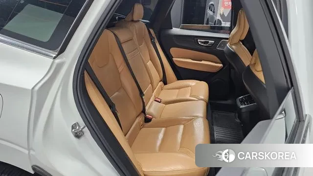 Volvo XC60 second Generation 2018 Белый из Кореи, фото 2